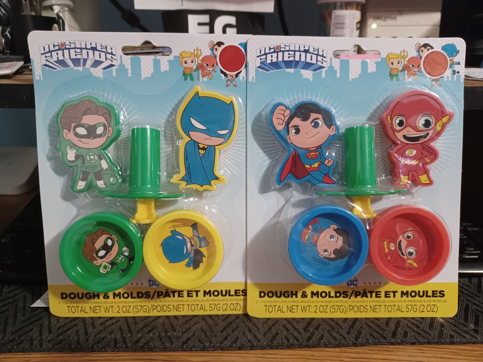 Atomic Arts DC Super Friends Dough & Molds Kits 2pk / Pick your Characters!