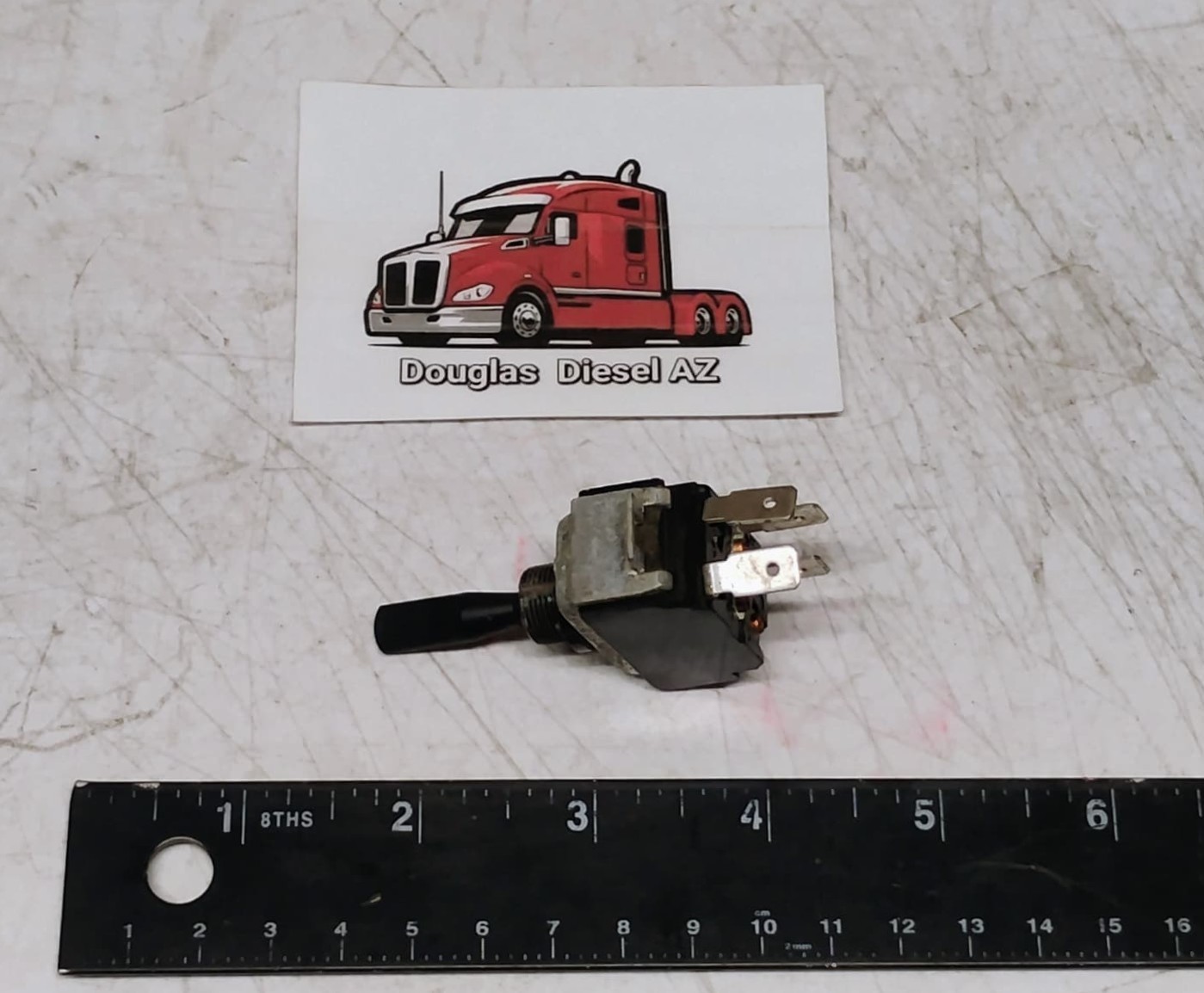 NOS - DPST TOGGLE SWITCH for Freightliner 681-545-08-22 Ref. # 59024-37 8956K899