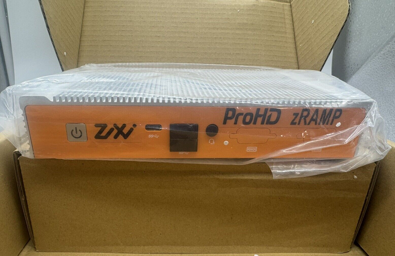 JVC ZIXI zRAMP-2 ProHD Wireless Bridge 2-In/2-Out Streaming Management Server