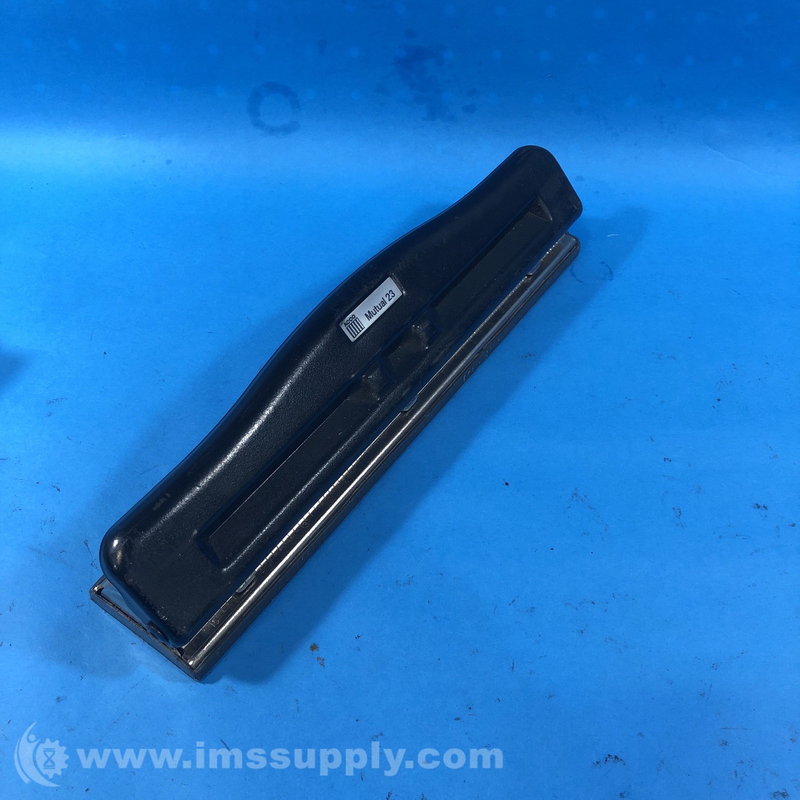 ACCO Mutual 23 Adjustable 3 Hole Punch USIP
