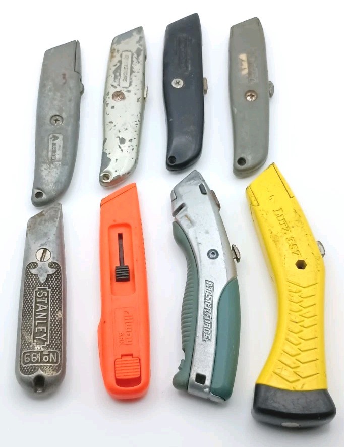 Lot of 8 Mixed Retractable and Fixed Utility Knives no Blades