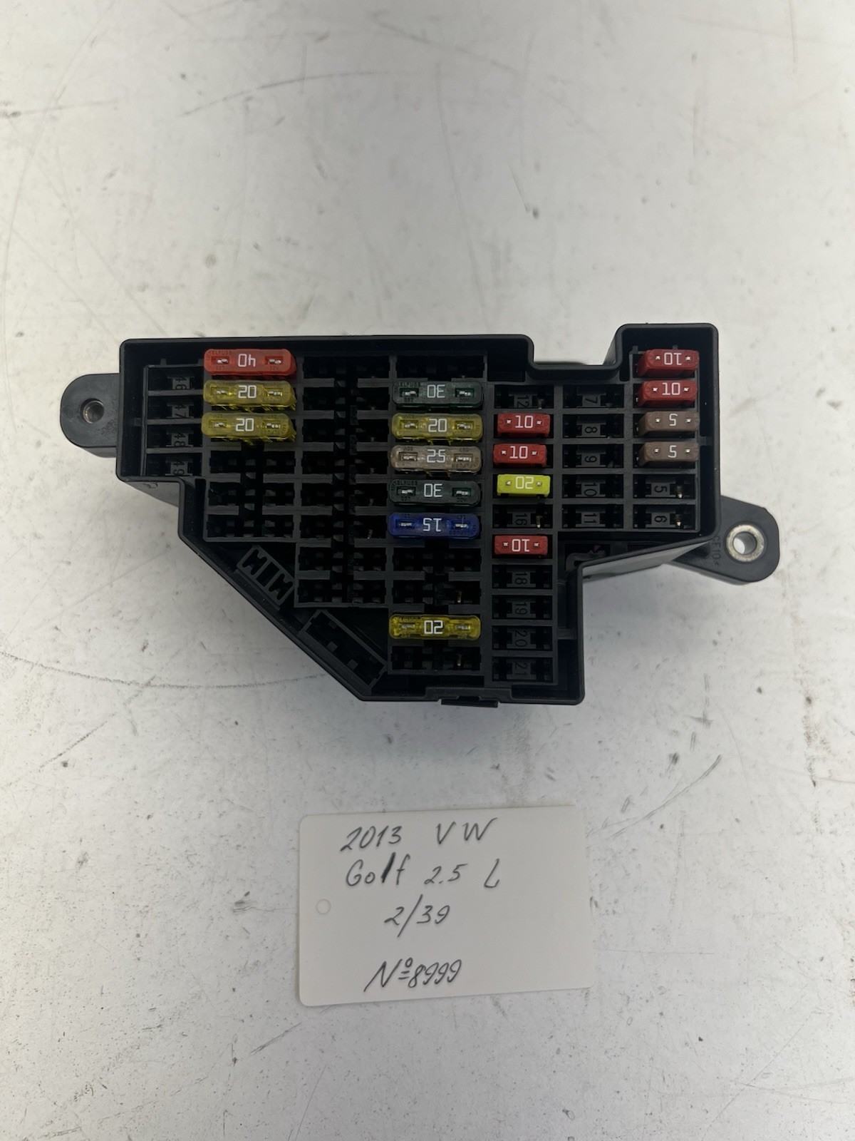 2010-2014 Volkswagen Golf 2.0L TDI Fuse OEM.