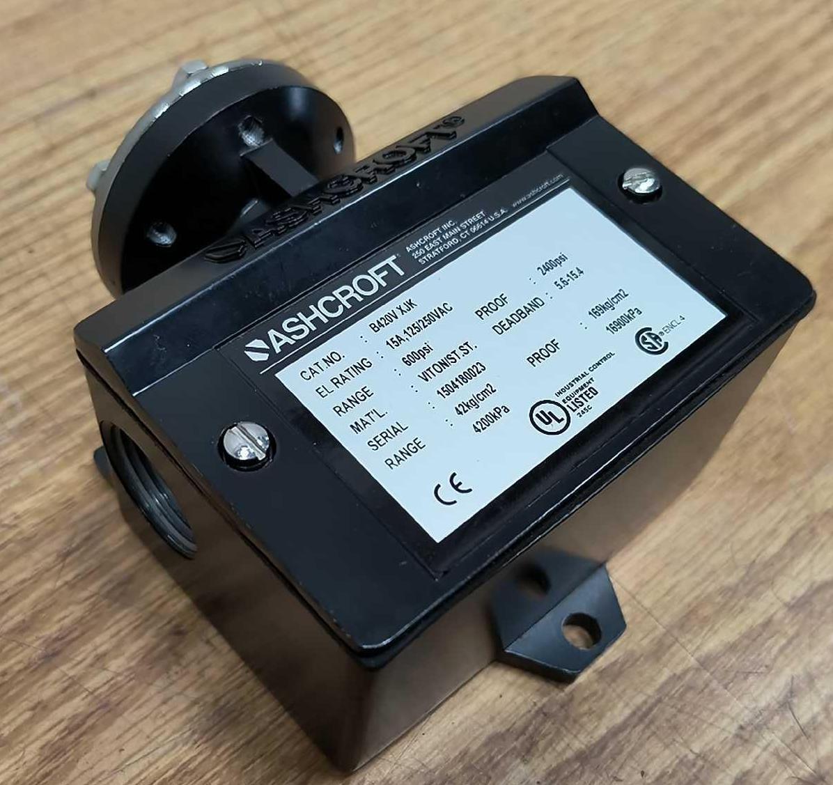 New Ashcroft B420V XJK Pressure Switch 15A 125/250VAC Range: 600 psi??42kg/cm2