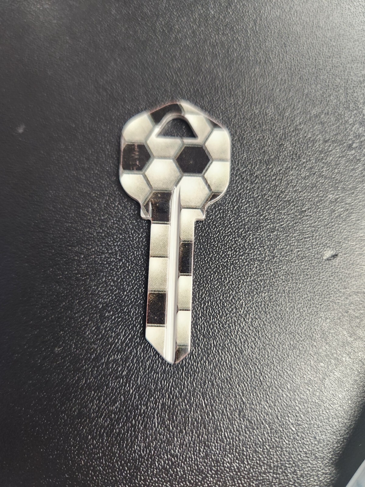 SOCCERBALL PRINTED KWIKSET KW1/KW10 KEYBLANK (DISCONTINUED) - READ DETAILS BELOW