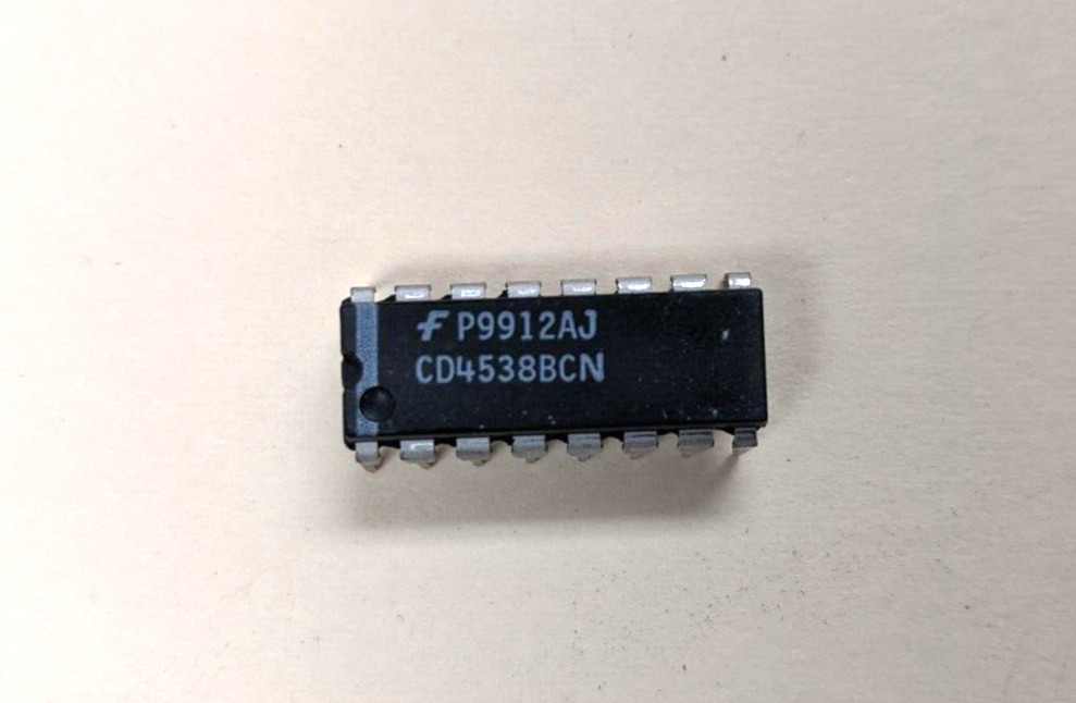 1 lot (5 pieces) of FAIRCHILD #CD4538BCN PDIP-16