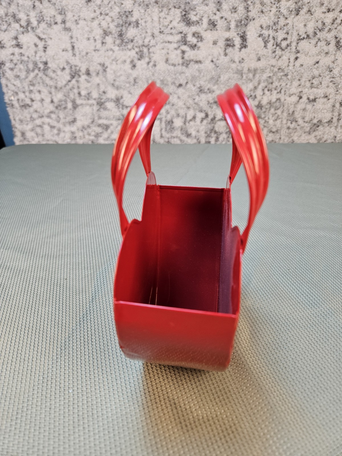 metal heart shape basket 7x5"