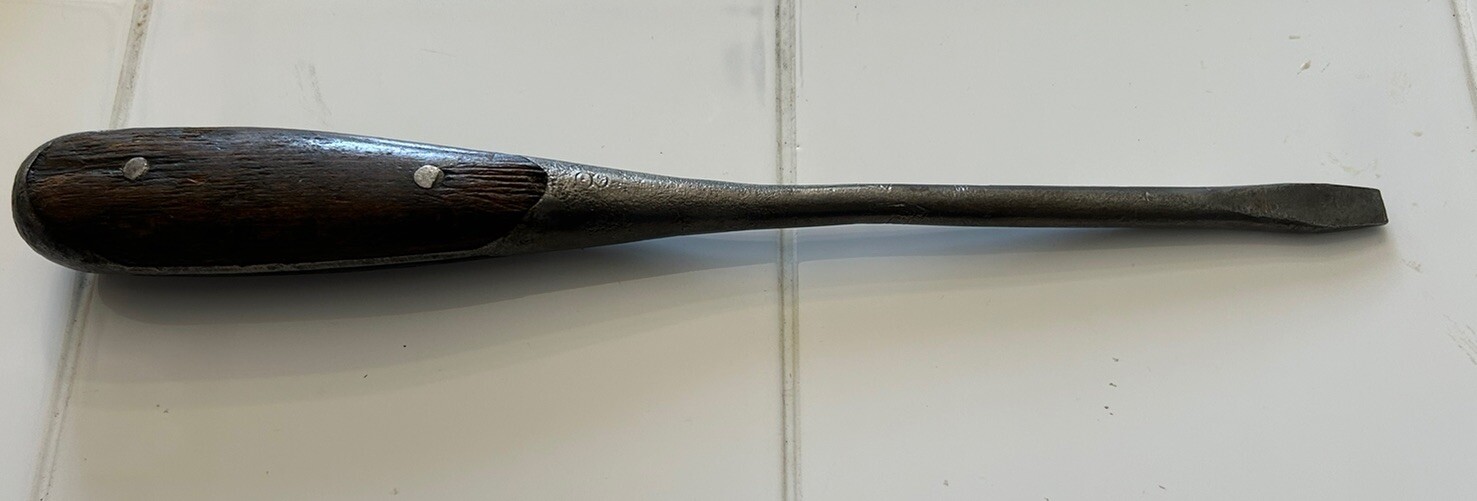 VTG #8 PERFECT HANDLE SCREWDRIVER LARGE 11-1/4" WITH 5/16" FLATHEAD TIP MARKED