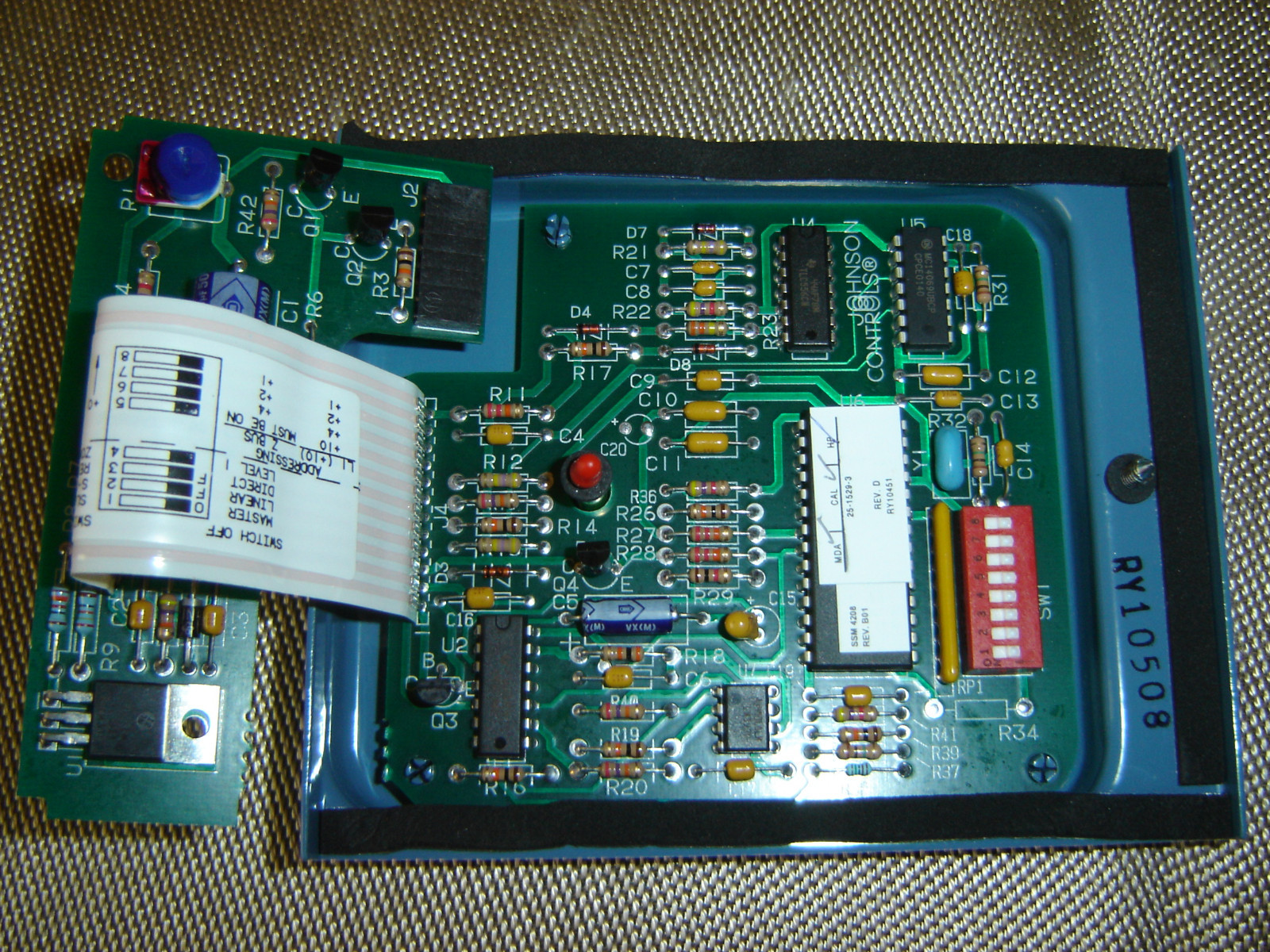 JOHNSON CONTROLS R81CAA2 INTERFACE BOARD ACTUATOR NEW