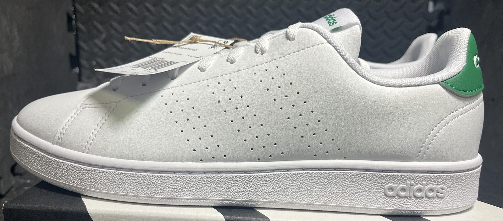 Adidas Advantage Base White Green Mens Sz 10 NEW W Box/tag FREESHIP GZ5300