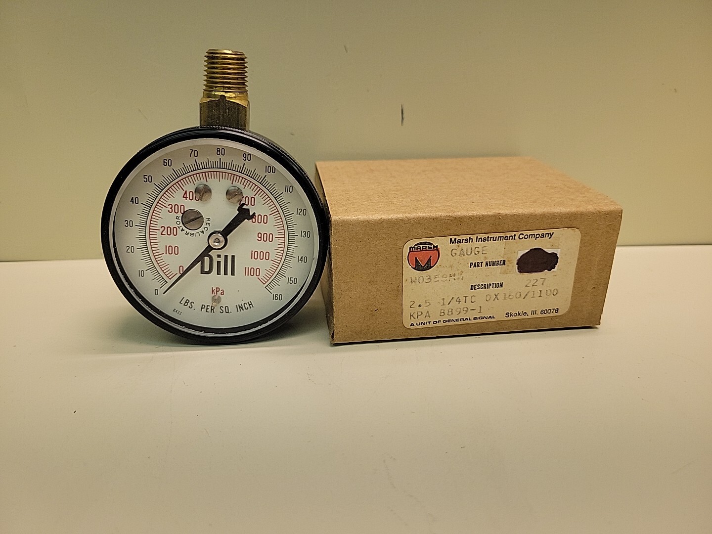 Marsh Dill Pressure Gauge 0-160  1/4" NPT 1100 KBA W0358MW  2.5" New Old Stock