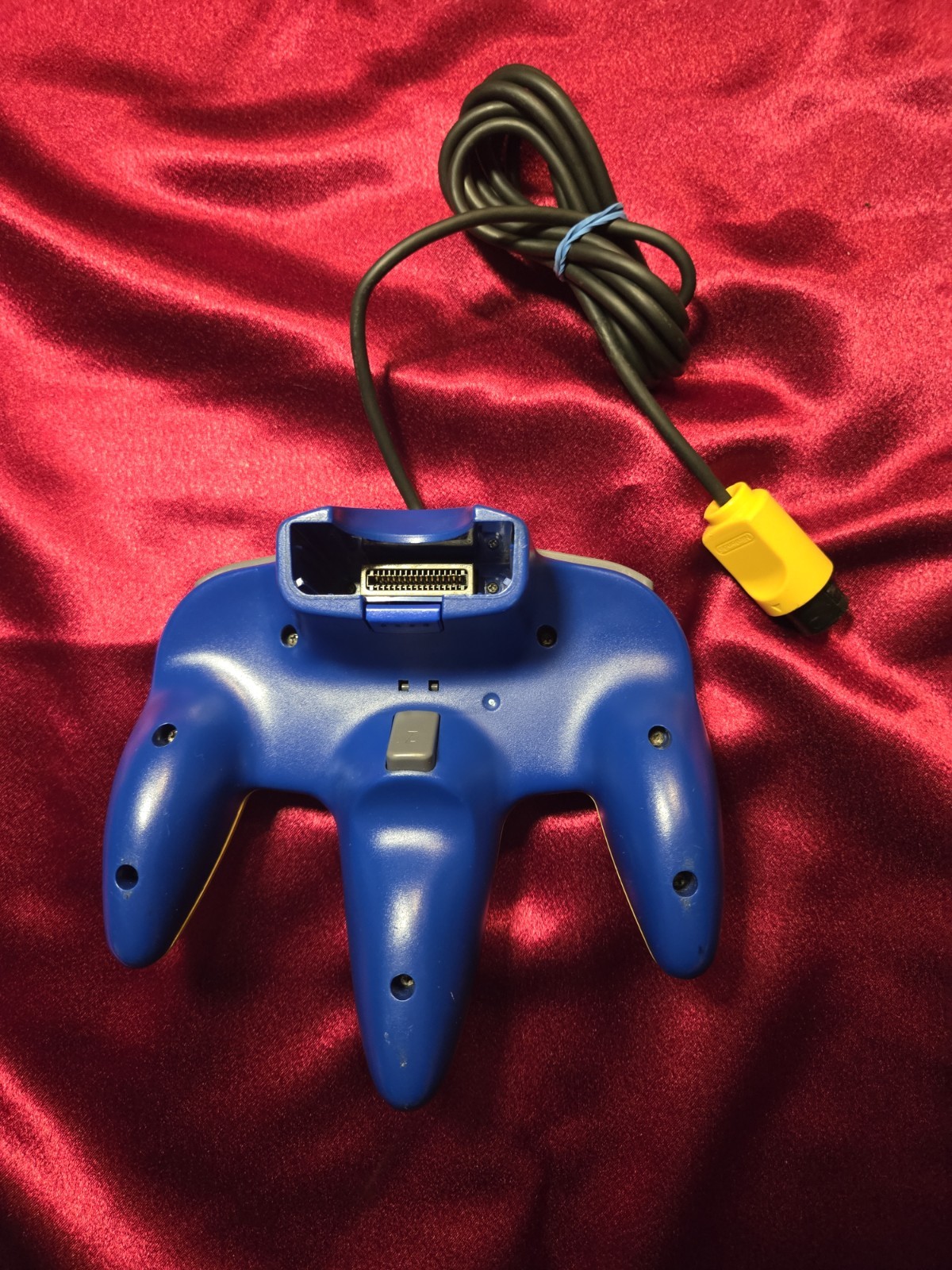 Nintendo 64 N64 Console Black System Bundle with Yellow Controller and Cables