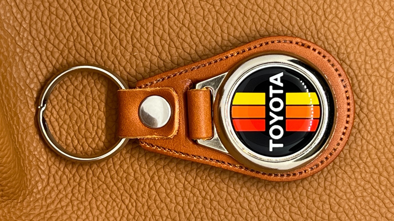 RETRO TOYOTA KEYCHAIN PREMIUM LEATHER 100% HIGH QUALITY
