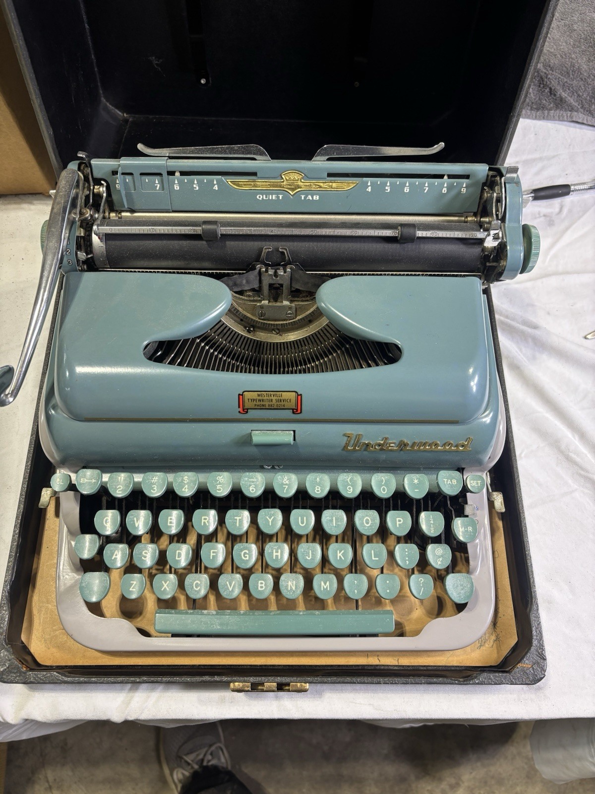 Vtg. Underwood Deluxe Quiet Tab Portable Typewriter 1950s Manual Teal W/case