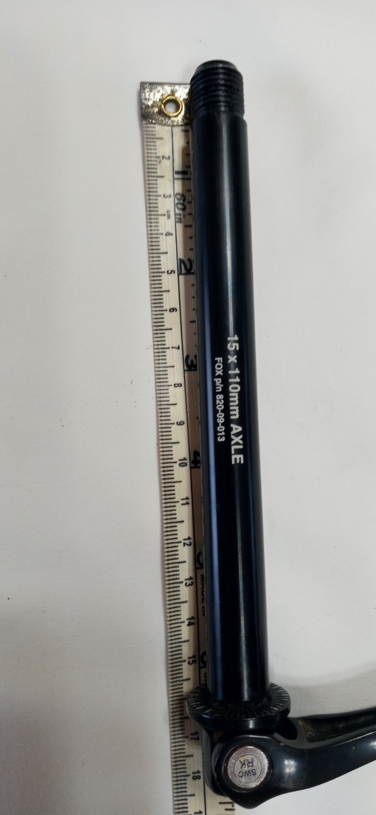 Fox QR Axle 15x110mm  p/n  820-09-013