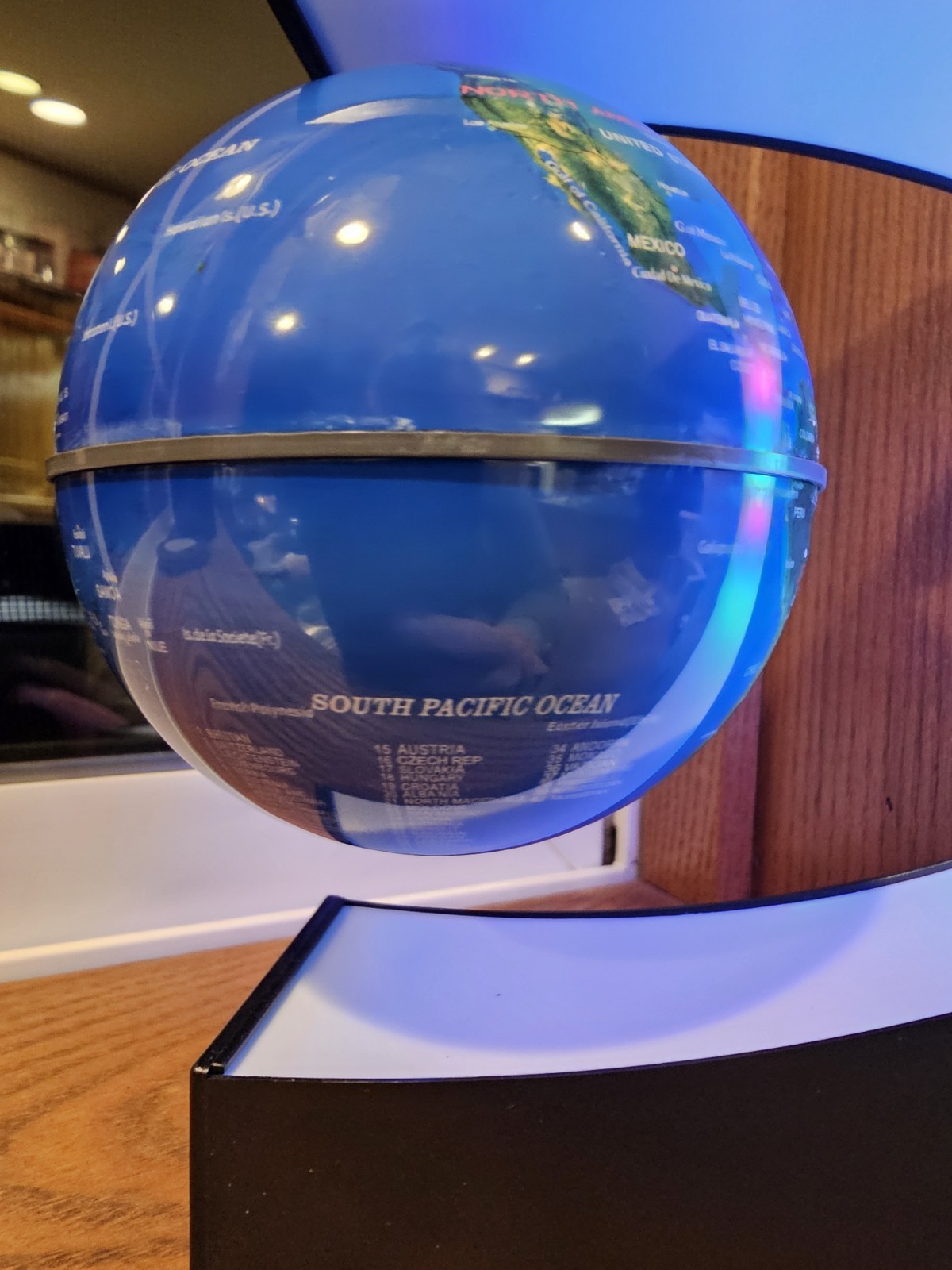 Magnetic Levitating Floating Globe with LED Lights, Cool Gadgets C Frame Globe