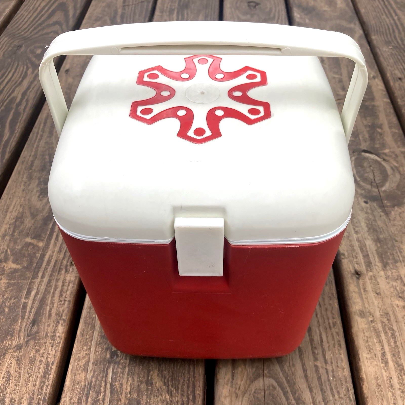 igloo 1 Gallon Red Square Beverage Cooler Red Logo Button Spigot vtg collectable