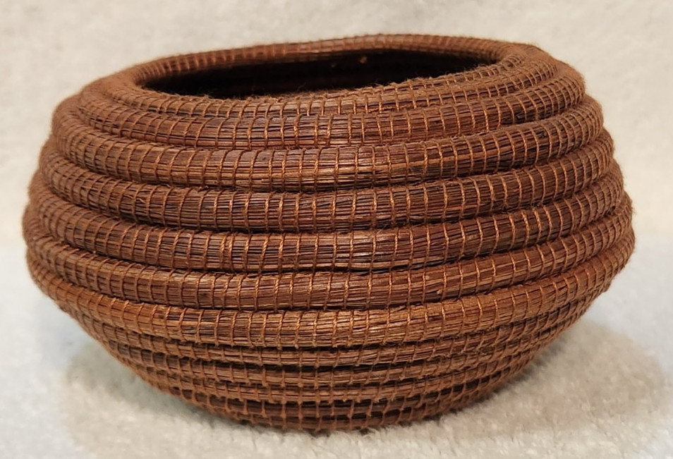 Gualmeca Honduras Handmade Pine Needle Basket Brown Round 3" Tall