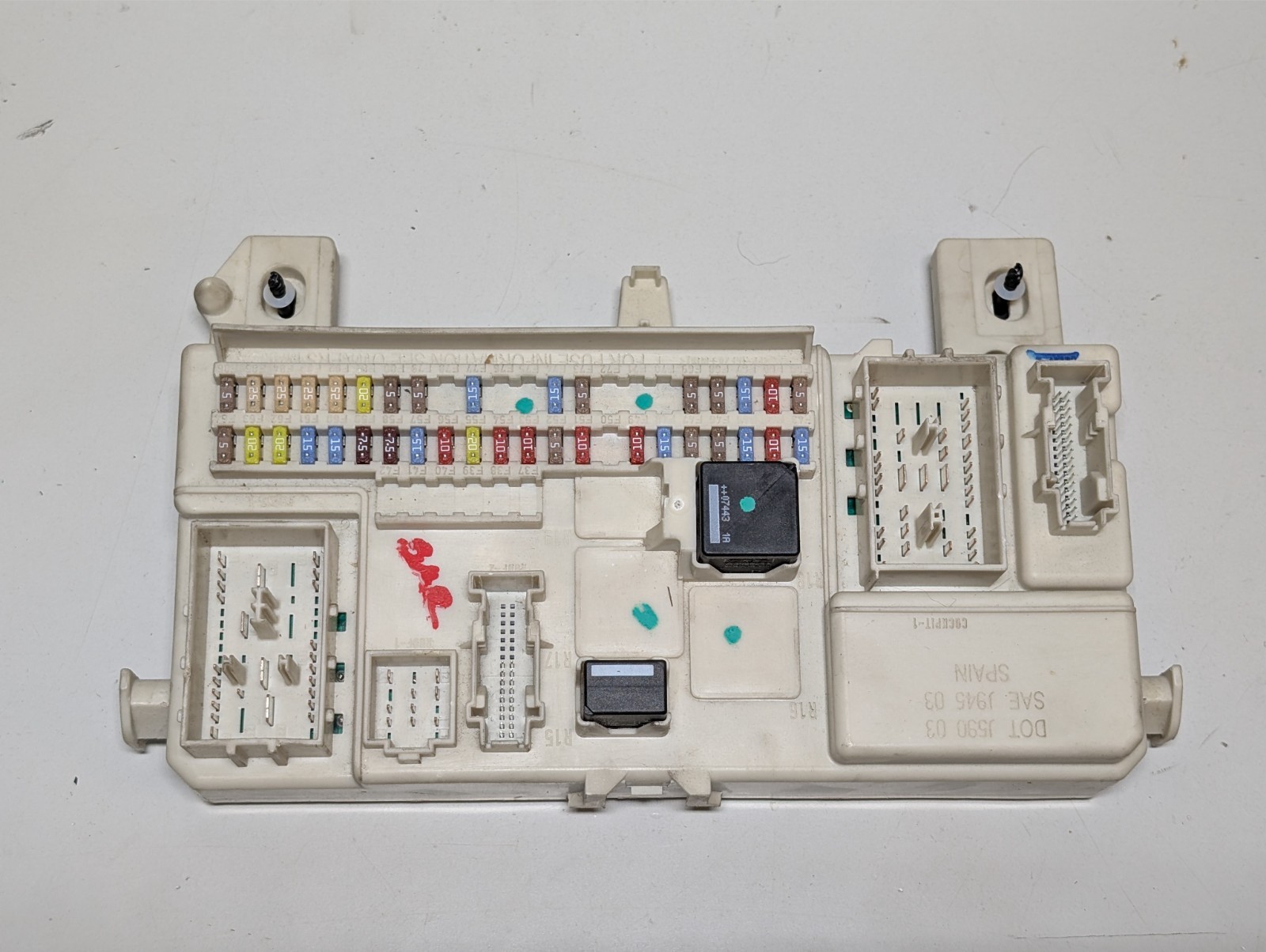 07-13 VOLVO C30/S40/V50/C70 BODY CONTROL MODULE AND FUSE/RELAY BOX 31254903