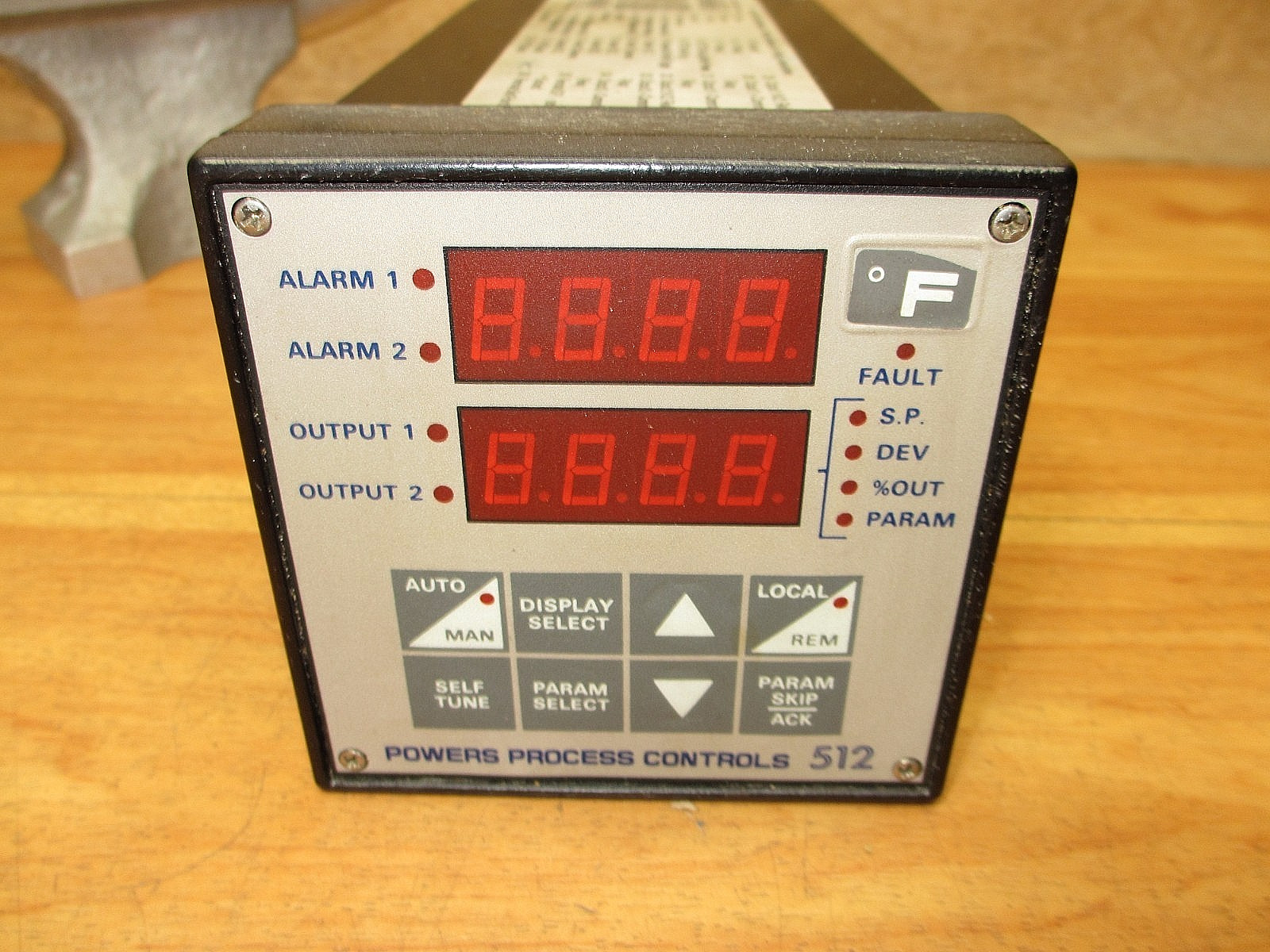 Powers Process Controls 512-A-3-0-0 *USED POWERS UP* Temperature Controller