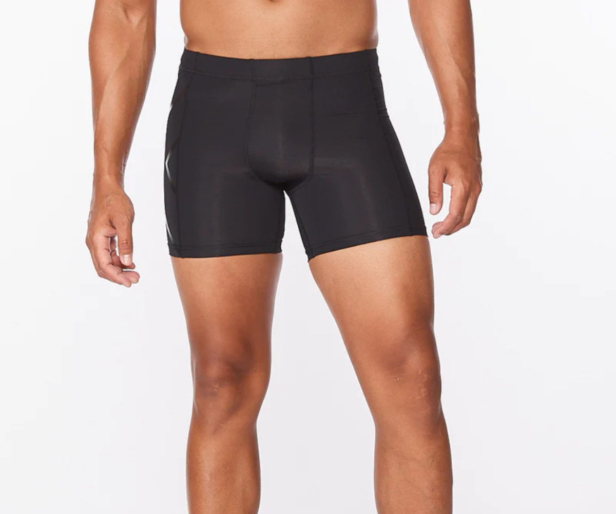 BARGAIN || 2xu Mens Compression 1/2 Shorts - Black/Nero