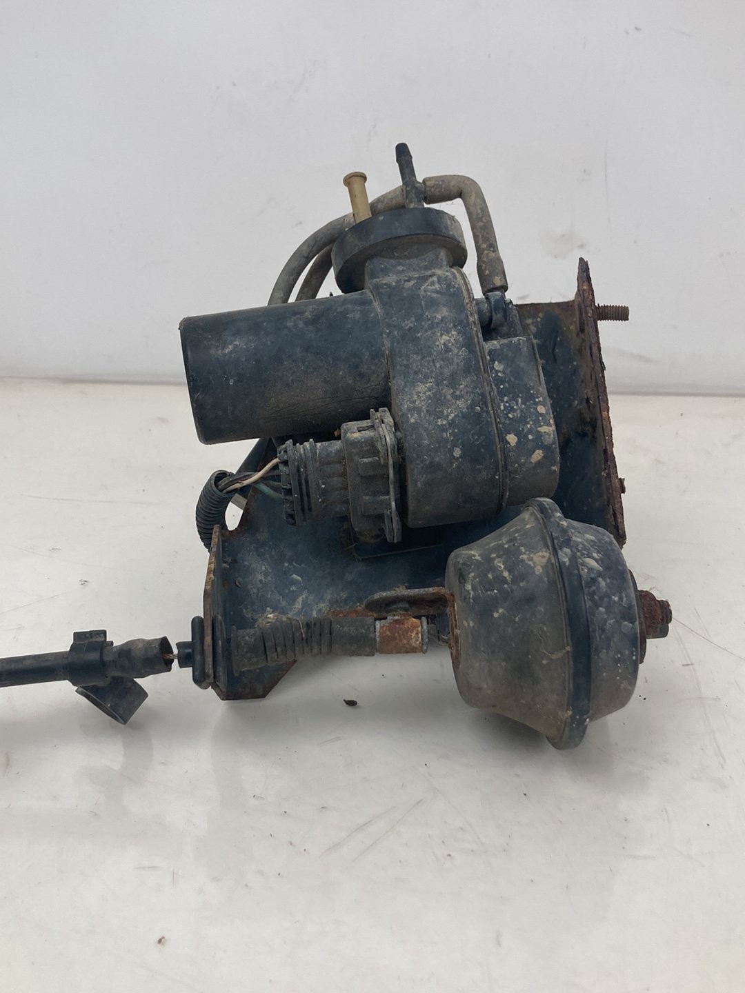 1999-2004 Land Rover Discovery II L550 Cruise Control Vacuum Actuator 003572