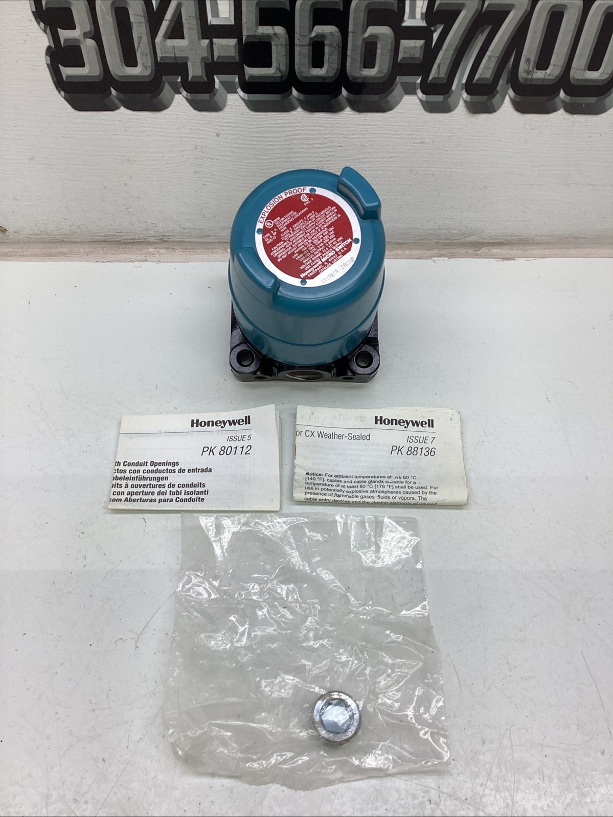 Honeywell Explosion Proof Micro Switch 281CX12 1207 NIB