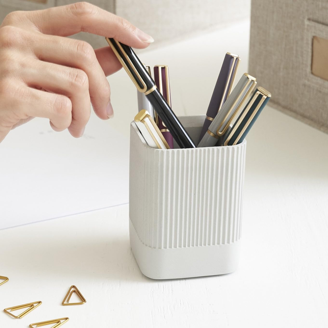 Aesthetic Pen Holder for Desk - Modern Concrete Pencil Holder - Cute and Functio