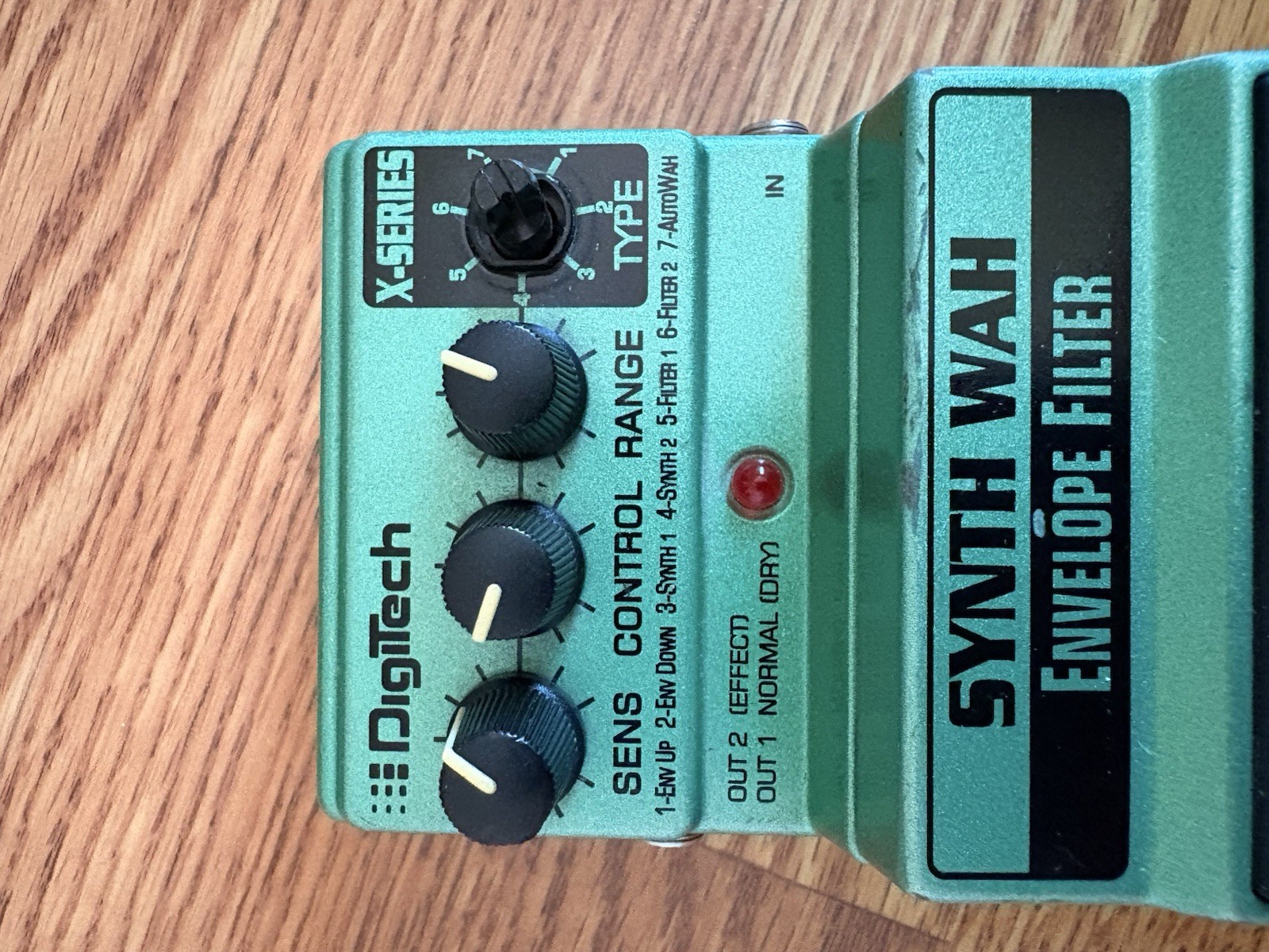 DigiTech Synth Wah Digital Envelope Filter/Wah Pedal for Electric Guitar