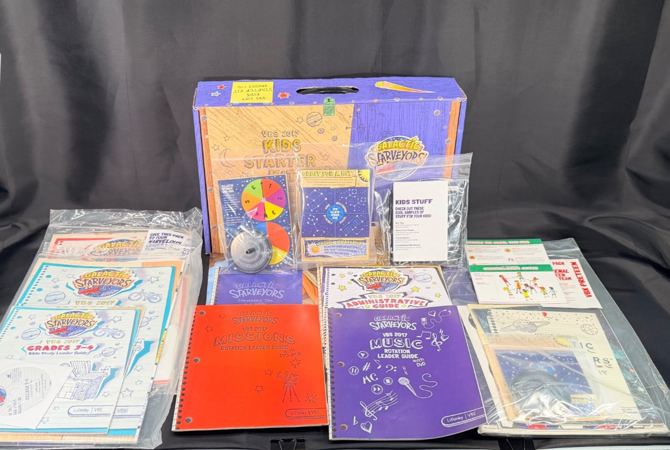 LifeWay Kids VBS 2017 Galactic Starveyors Kids Starter Kit Grades 1-6 New Open