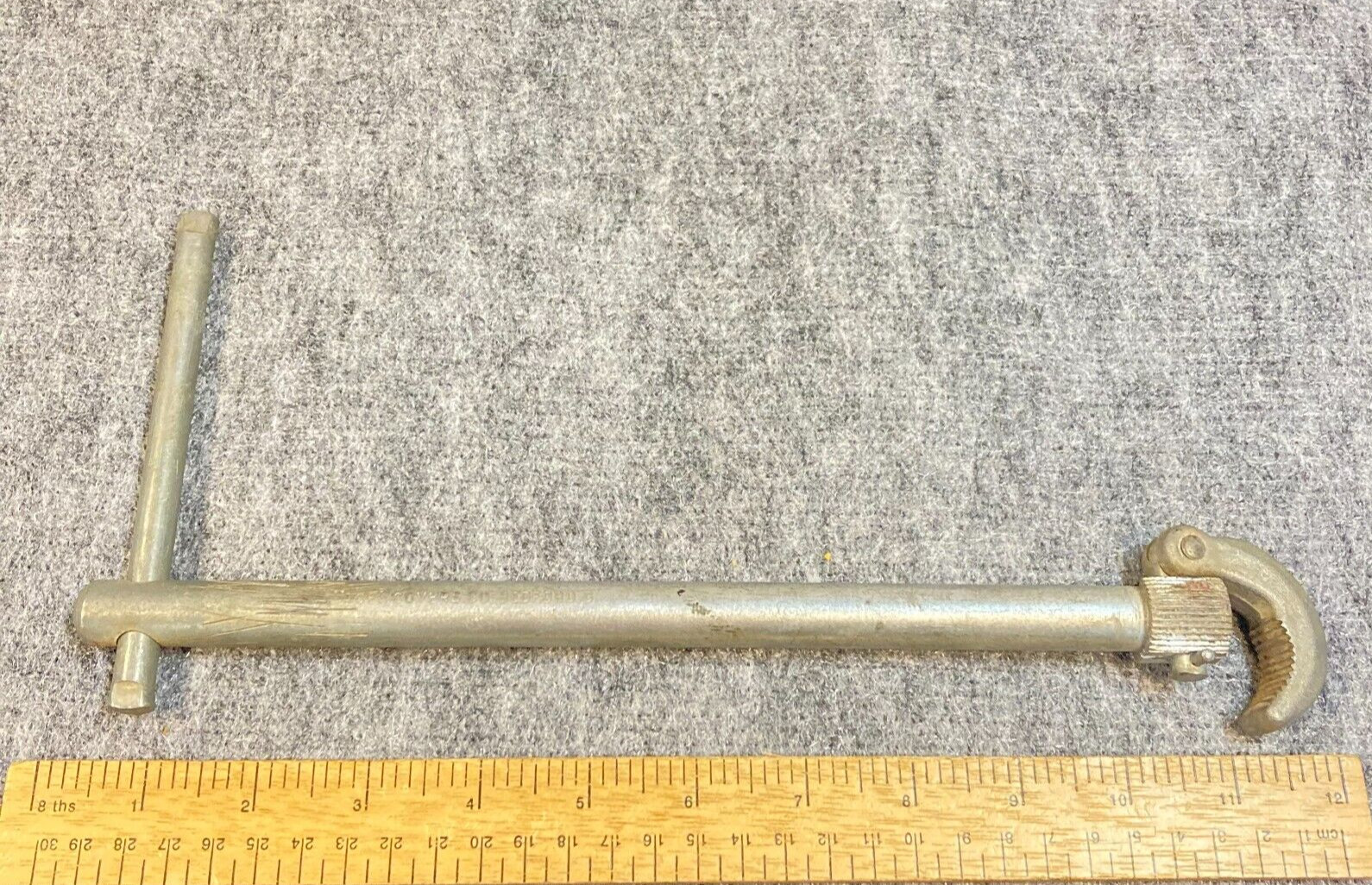 Ace Covers Basin Wrench Reversible Swivel Head T Handle 10"