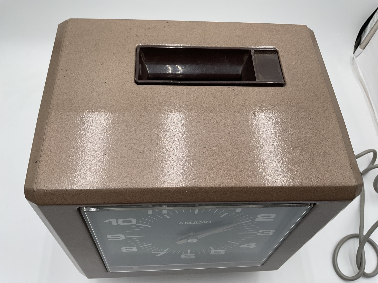 Amano Time Clock 6800 6809 Punch Clock. Keeps time
