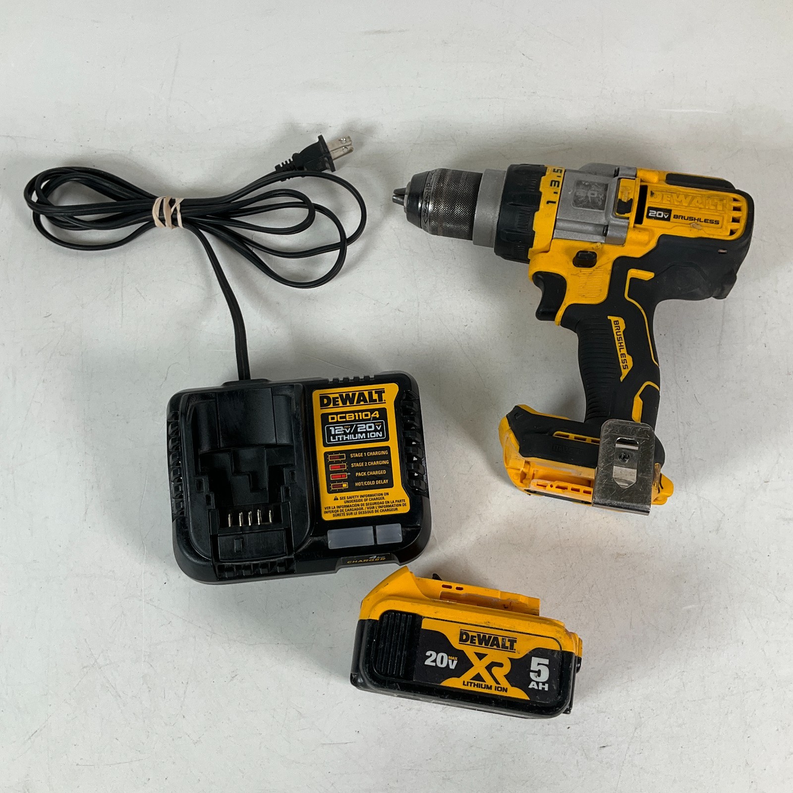 DeWalt DCD999 20V Max Brushless 1/2" Hammer Drill/Driver 5Ah Battery & Charger