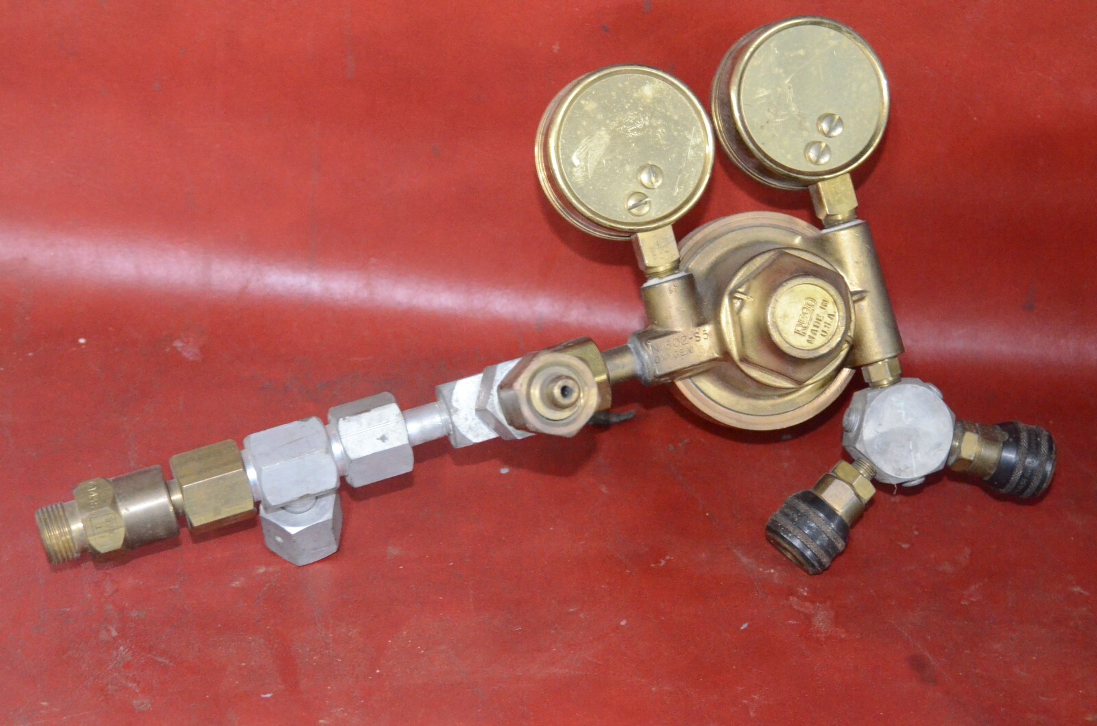 NCG Oxygen Regulator N1602 Gauges Supply Scott Splitter Disconnect Vtg Medical