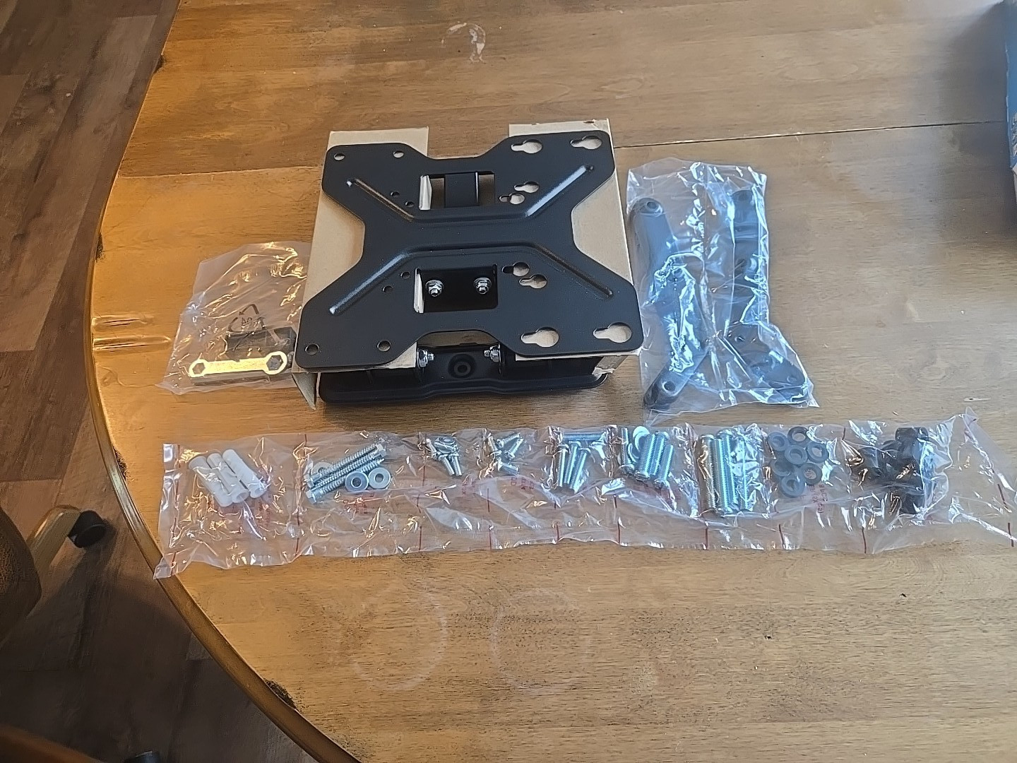 Commercial electric MB-54634 Full Motion Wall Mount for 23 in to 63 in TVs 208
