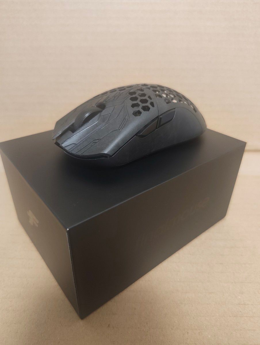 Finalmouse UltralightX Competition Raw Carbon Wireless Gaming Mouse Medium Size