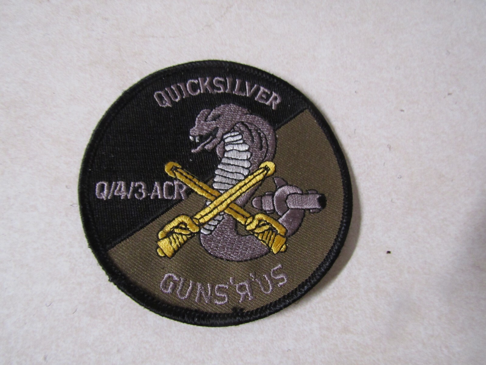 MILITARY PATCH SEW ON OLDER Q/4/3 ARMORED CAVALRY REGIMENT QUICKSILVER GUNS R US