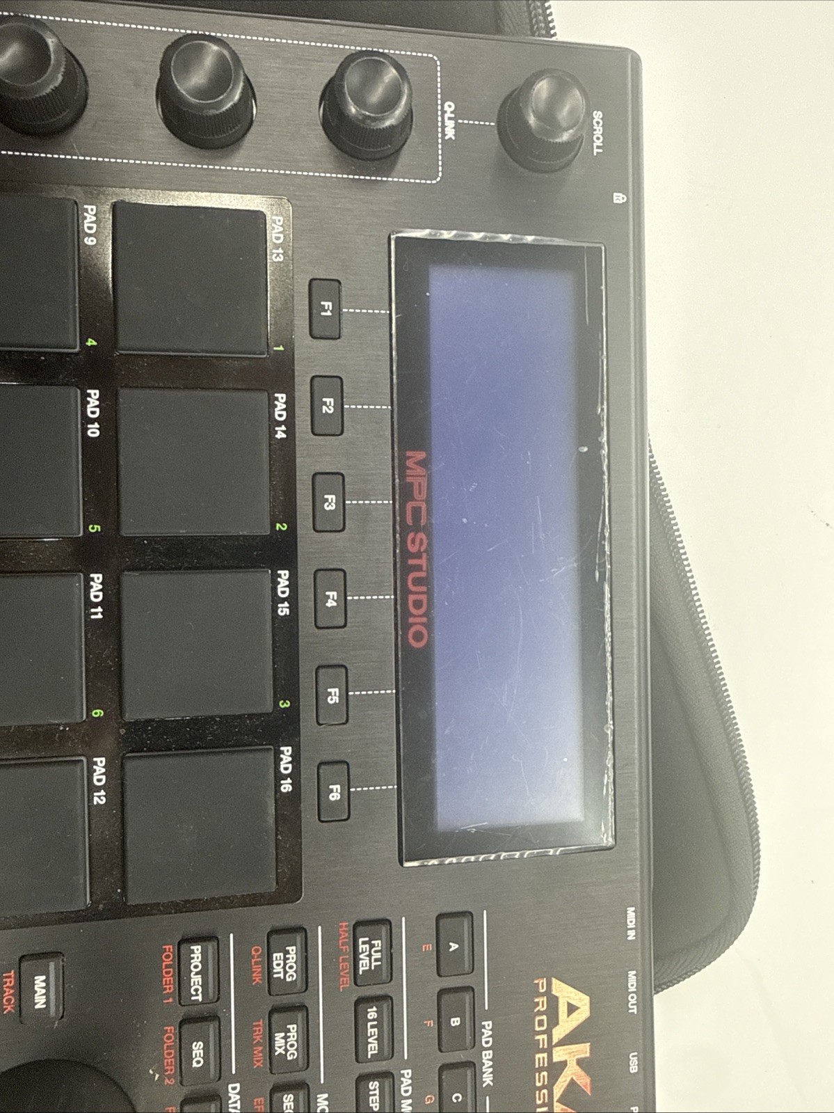 Akai Professional MPC Studio Black with case