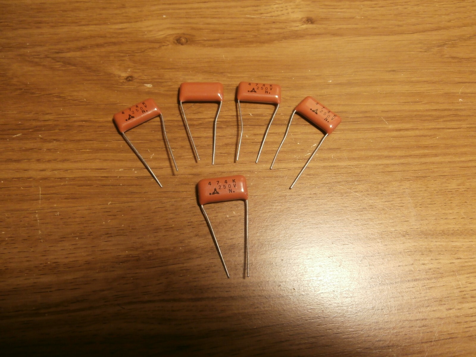 LOT/5 METALLIZED POLYESTER 0.47 UF 250 VOLT CAPACITOR 10%,NOS