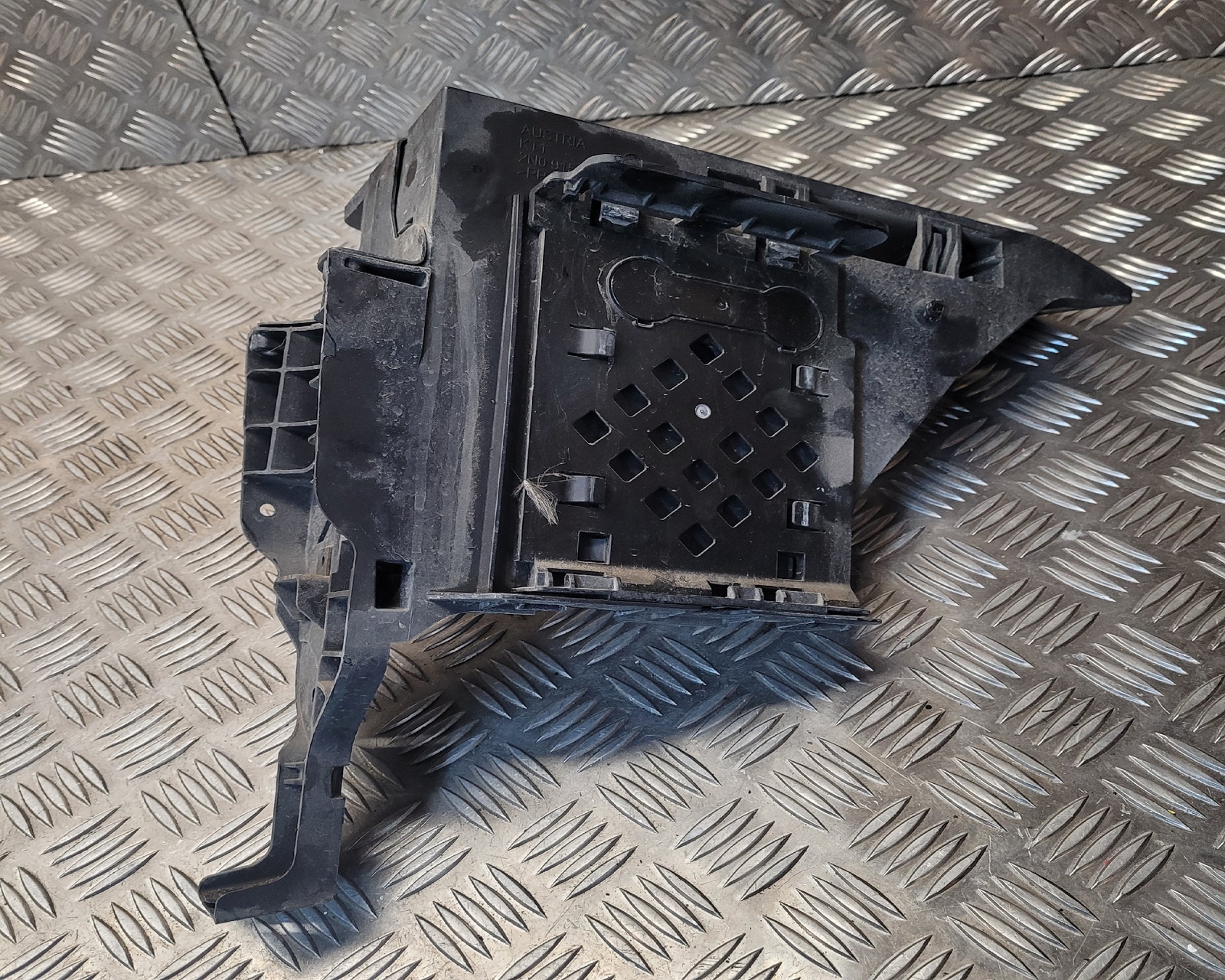 Volkswagen Crafter 2017-2019 Battery Tray