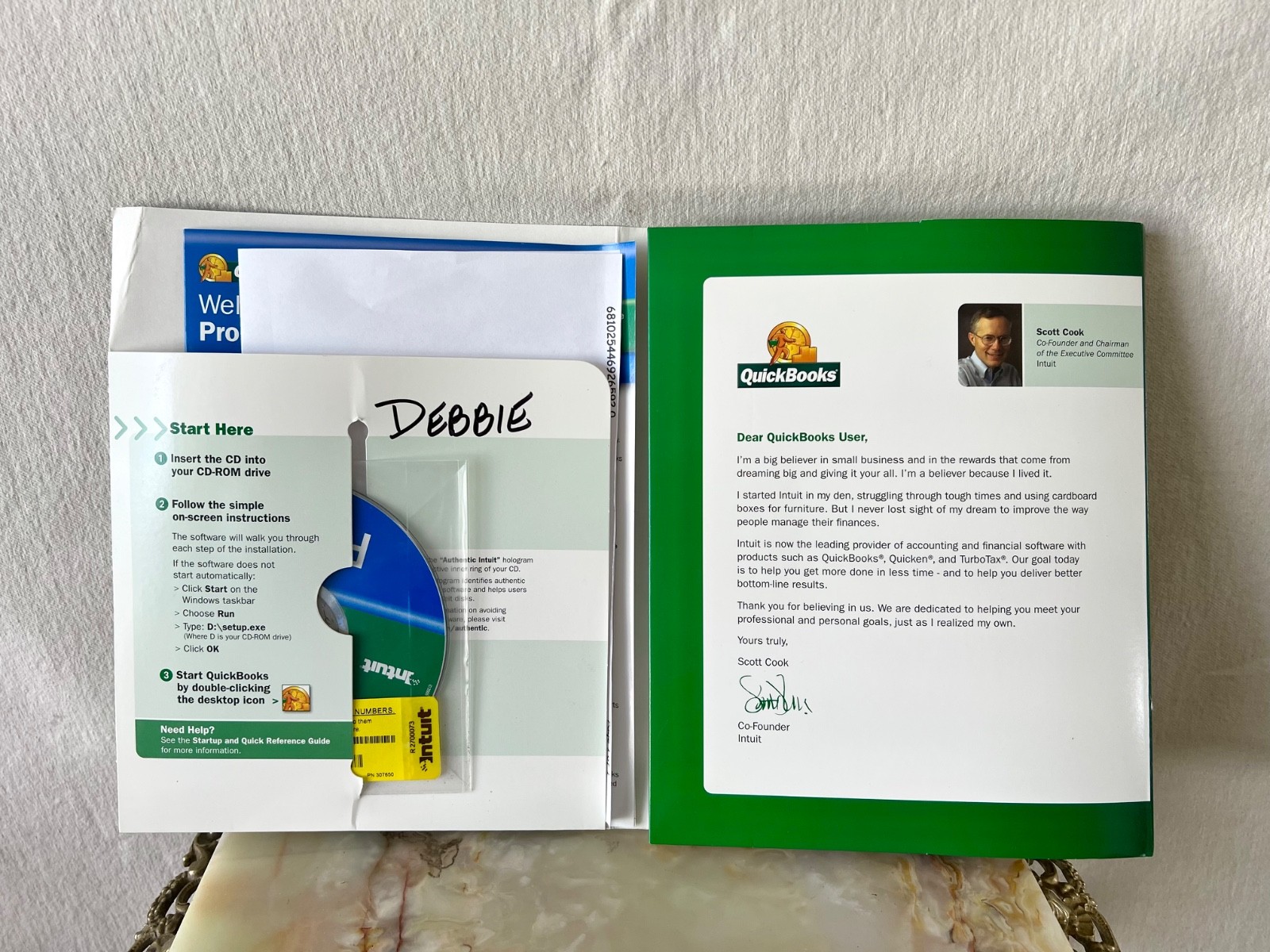 QuickBooks Pro 2006 Complete CD Manual Box Intuit Windows XP W/Product Key