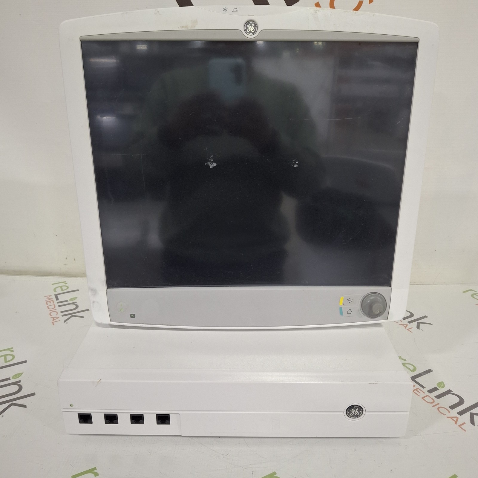 GE Healthcare Carescape B850 CPU w/ D19KT Monitor