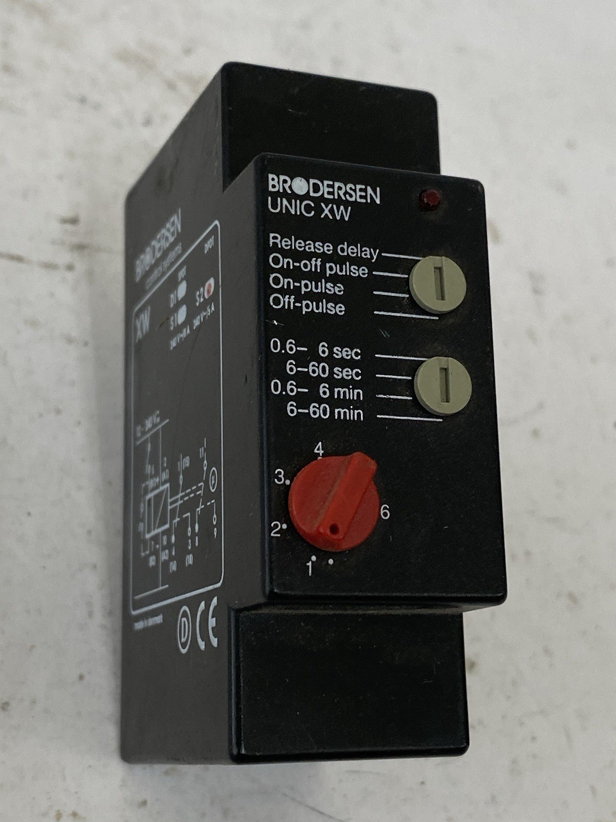 BRODERSEN UNIC XW CONTROL SYSTEM RELAY