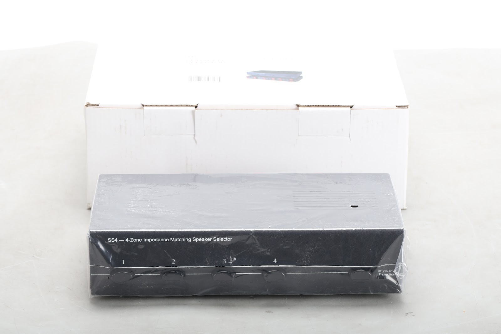 Vanco CSS4 4-Zone Speaker Selector With Original Box - New Open Box