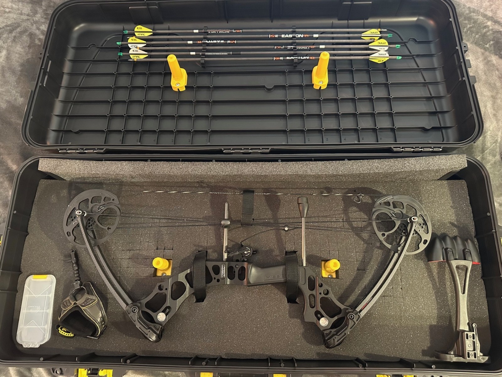 Matthews Mission HAMMR Compound Bow Kit