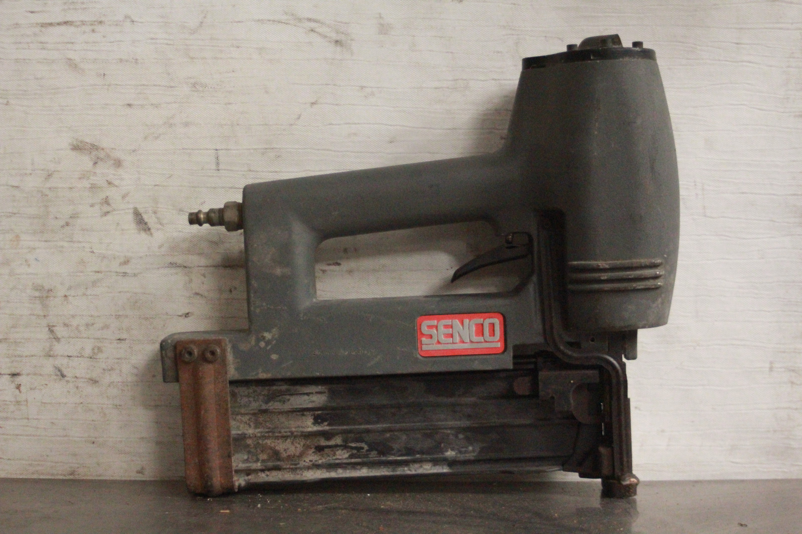 SENCO PNEUMATIC STAPLER, 1-1/4 THRU 2-1/2"