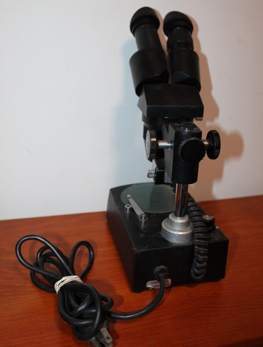 Gemoro Precision Microscope Used Not Tested