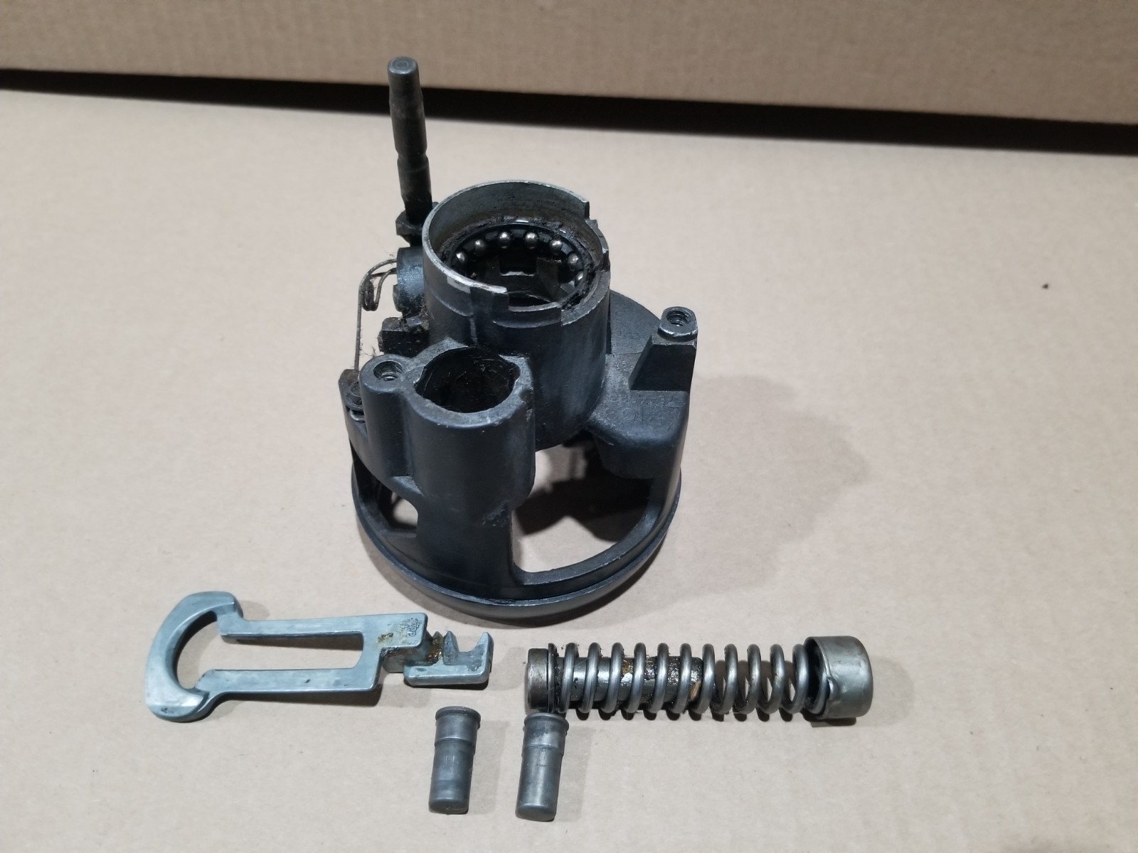 87-95 Jeep Wrangler YJ Tilt Steering Column Inner Bearing Housing