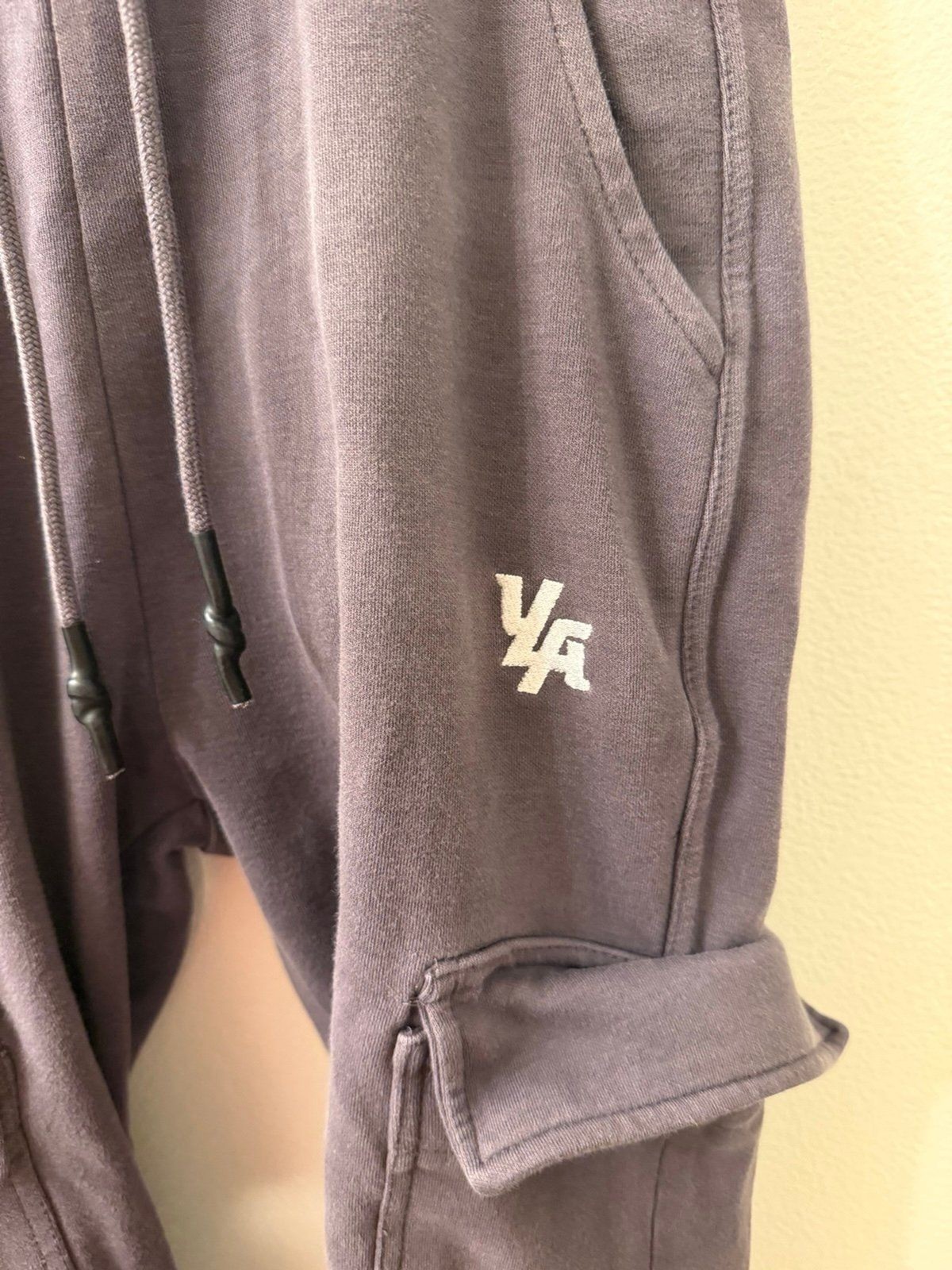 Youngla gray cargo joggers size M