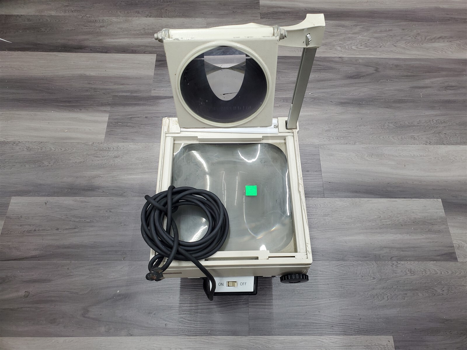 ⭐️⭐️⭐️⭐️⭐️ **WORKS-AS IS** 3M Company The Five Twenty Two Overhead Projector