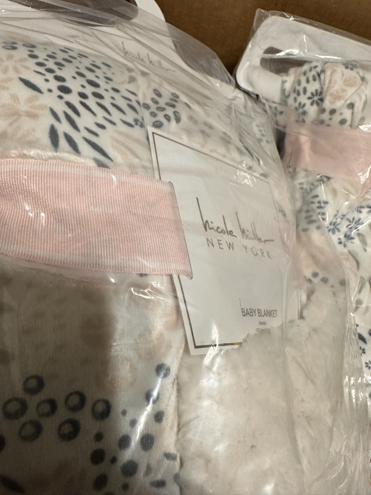 Nicole Miller Abstract Floral Printed Mink/Faux Shearling Throw Blanket - White